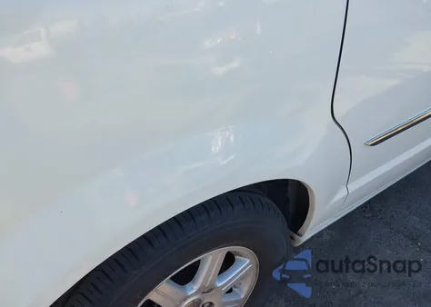 2011 Chrysler Town & Country Touring from USA, damaged, VIN 2A4RR5DG3BR688046